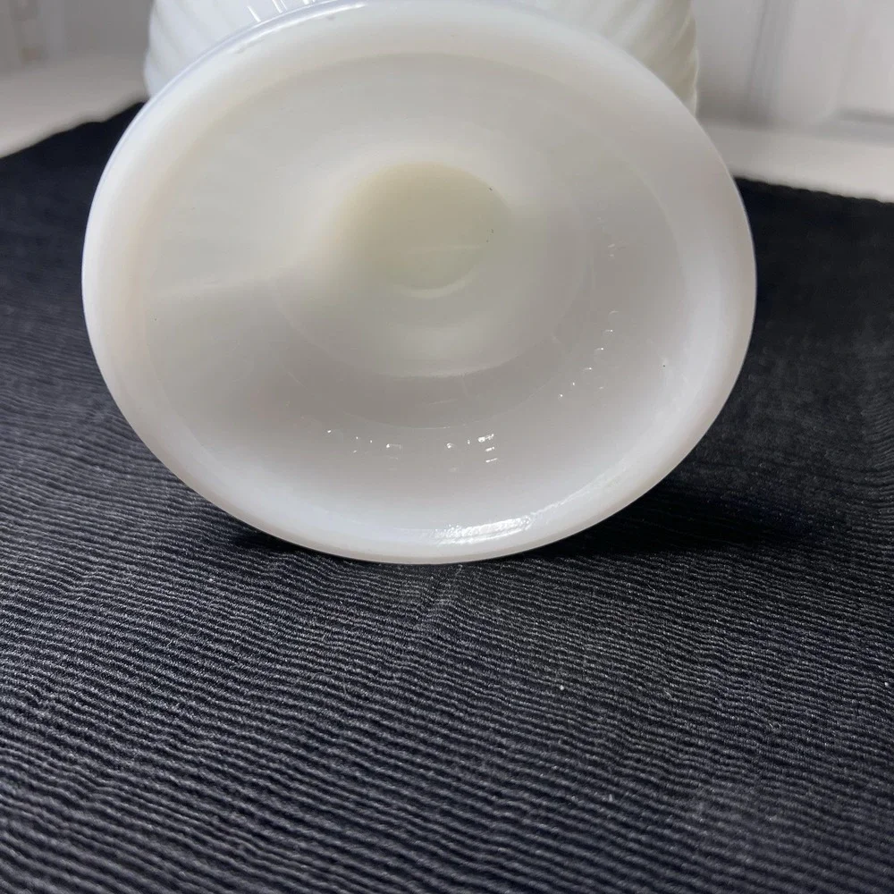 Vintage‎ E.O. Brody Co. Ribbed Milk Glass Pedestal Vase M3000 6.75